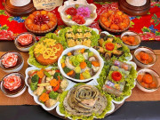 Bếp Eva - Mẹ đảm gợi ý mâm cỗ chay cúng Rằm tháng Giêng đẹp như vườn hoa mùa xuân nở rộ, đầy ý nghĩa