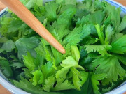Bếp Eva - Loại rau toàn thân là báu vật, nhiều người hay vứt lá thật lãng phí, tăng cường miễn dịch, đem xào trứng cực ngon