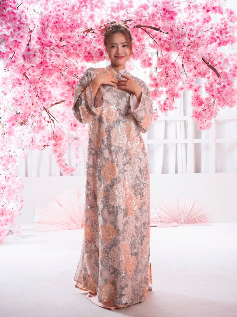 Ninh Dương Lan Ngọc làm chả giò tặng bạn bè showbiz, người vui thì ít người lo thì nhiều - 1