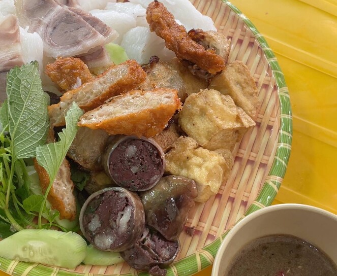 NSƯT diễn hài nổi tiếng đất Bắc có chồng là cựu Phó Giám đốc Nhà hát, nay bán bún đậu vì đam mê, khách đến ăn review mới bất ngờ - 4