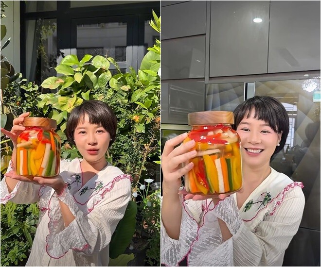 Và cô đã thành công với món dưa muối cầu vồng, không chỉ đẹp mắt mà còn làm món ăn giải ngấy tốt, lại lợi khuẩn hơn cả sữa chua.