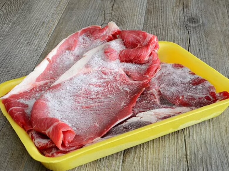 Rã đông thịt lợn đừng cho vào ngâm nước, làm 2 cách này cực nhanh mà thịt tươi như mới - 1