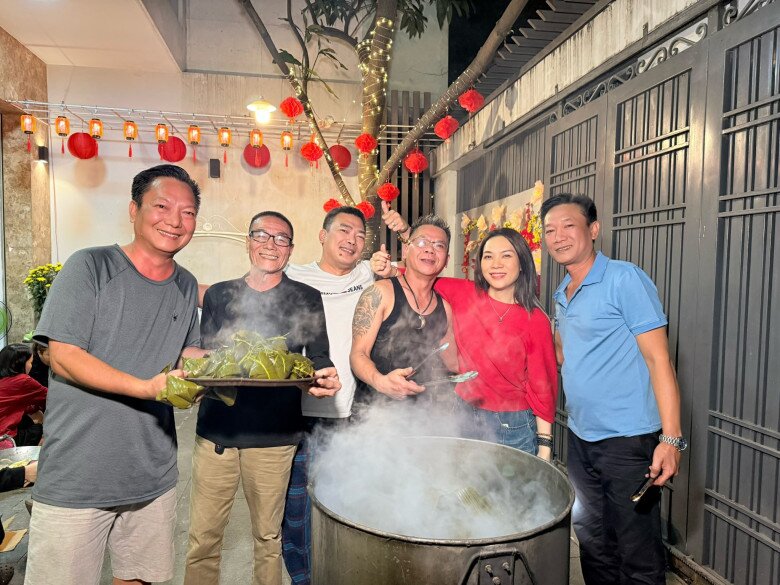 Sao Việt gói bánh chưng: NSND Trịnh Kim Chi nhảy múa bên nồi bánh, Minh Hằng amp;#34;gây bãoamp;#34; khi tự khen - 14