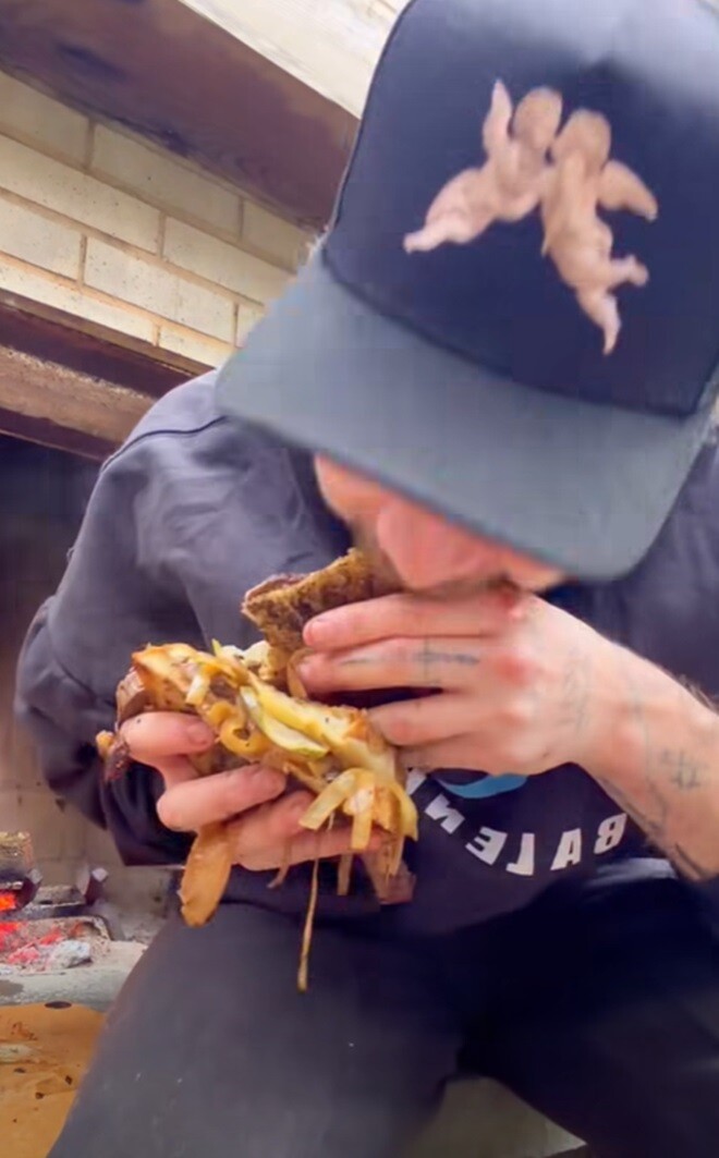 Sự thừa nhận này được xem là một bước lùi cần thiết để làm dịu bớt những khắt khe về mặt chuyên môn từ công chúng.