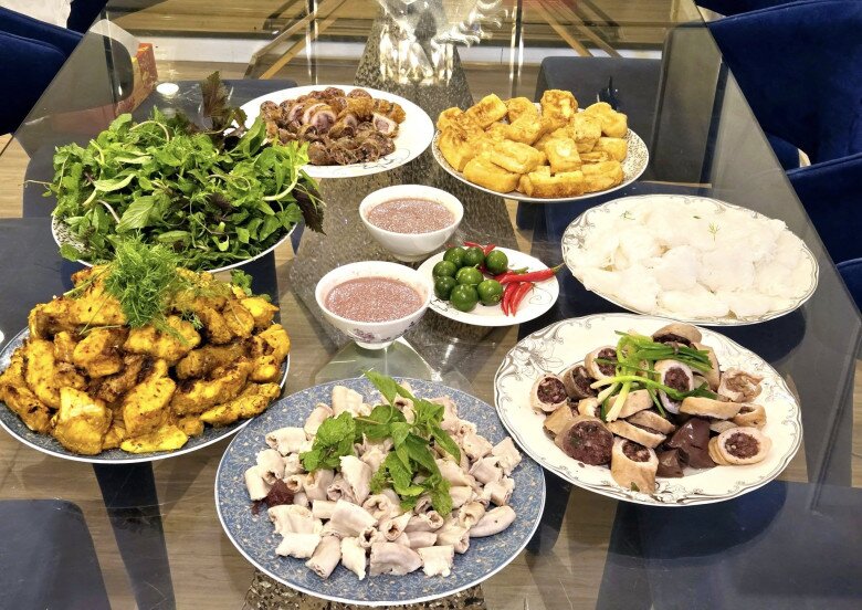 Vợ Mạnh Trường làm món ăn tuổi thơ cứu cánh ngày rét, fan ngỡ ngàng: amp;#34;Nhà giàu cũng ăn món này à?amp;#34; - 9