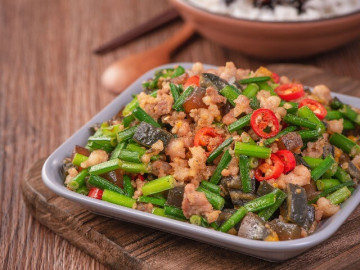 Loại lá mệnh danh là rau của thận, đem xào kiểu này vừa ngon lại bổ, trôi cơm vô cùng