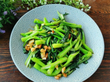 Bếp Eva - Xào rau đừng dại cho ngay vào chảo, thêm 2 bước nữa xào rau nào cũng giòn ngon, xanh mướt không úa vàng