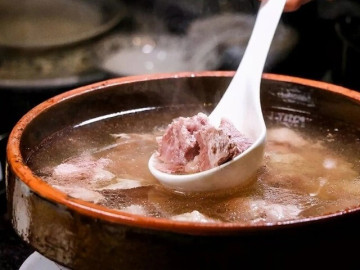 Hầm xương, nhất định phải cho 3 gia vị này nước càng trong, thơm nức mũi