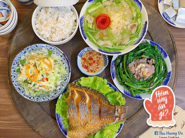 Bữa cơm tối khoảng 120 nghìn đồng: Cá rán vàng giòn, canh đặc sản mà ngon rẻ