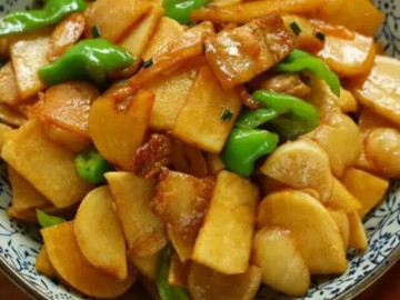 Củ này có hàm lượng vitamin C cao hơn khoai tây và khoai lang lại rẻ như cho, xào với thịt cực giòn ngon lạ miệng