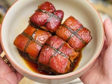 Bếp Eva - Thịt kho kiểu này cắn nhẹ là tan, ăn là nhớ mãi