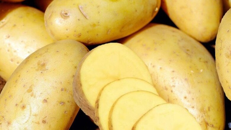 Xào khoai tây toàn bị nát, đầu bếp mách phải thêm bước này, khoai lúc nào cũng nguyên vẹn, mềm ngon bở bùi - 1