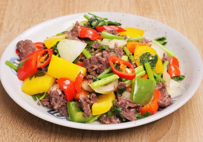 X&agrave;o thịt b&ograve; bị dai nh&aacute;ch h&oacute;a ra l&agrave; thiếu 2 bước n&agrave;y, cứ l&agrave;m theo đầu bếp miếng n&agrave;o cũng mềm ngon, gi&agrave; trẻ đều th&iacute;ch - 1