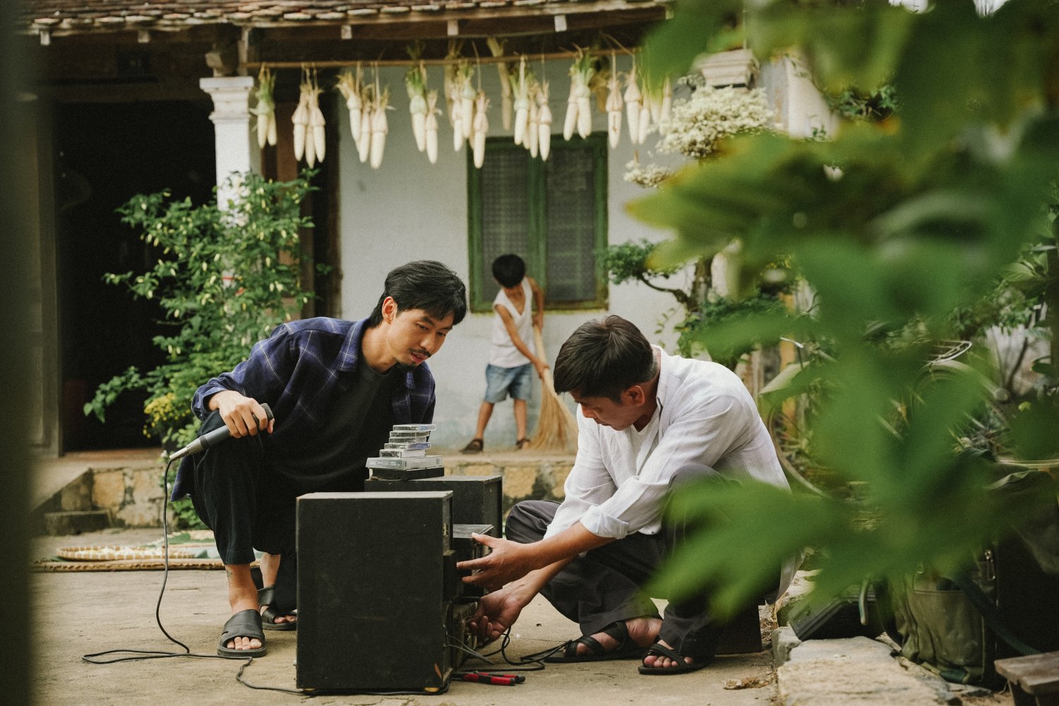 MV Tết PNJ x Đen: Những nỗ lực “Quý như Vàng” để con được “Vui như Tết” - 1