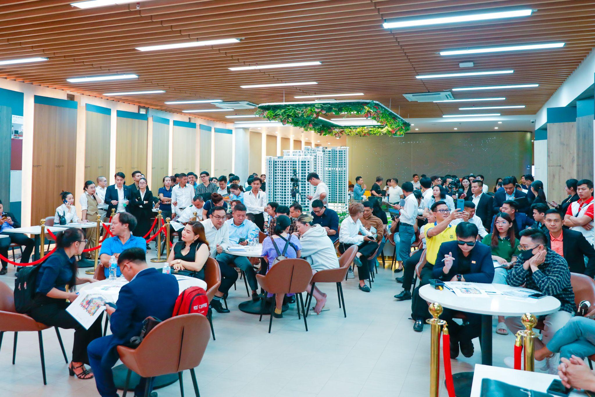 The Win City thu hút sự quan tâm của đông đảo Việt kiều và người nước ngoài.