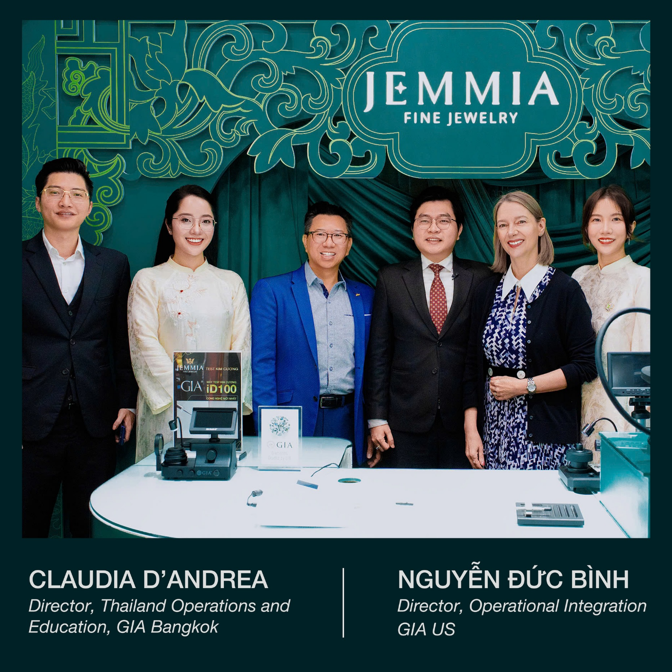 Ông Nguyễn Đức Bình và bà CLAUDIA D’ANDREA Director trải nghiệm trực tiếp máy móc GIA tại Showroom Jemmia Diamond