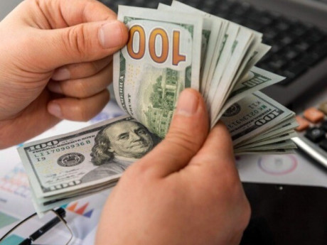 Bảo sao làm mãi vẫn nghèo: 3 thói quen này khiến bạn chăm chỉ mấy cũng khó giàu