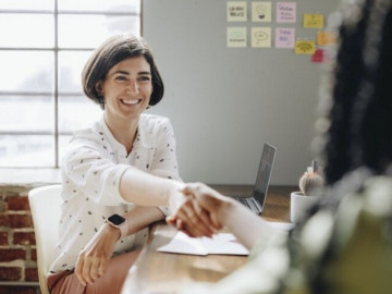 Eva tám - Đừng chỉ chú trọng vào lời nói, đây là "vũ khí" bí mật giúp bạn thuyết phục ngay được người nghe