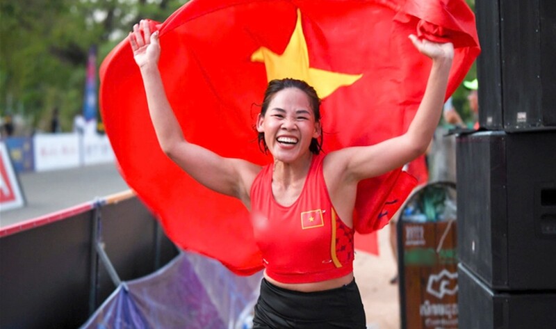 Nguyễn Thị Thanh Phúc (SN 1990) nổi lên từ Đại hội TDTT toàn quốc lần thứ VI năm 2010 với tấm HCV nội dung đi bộ 20km nữ. Sau đó là những chiến công trên đấu trường quốc tế, giúp cô gái tuổi Ngọ được vinh danh là "Nữ hoàng đi bộ".
