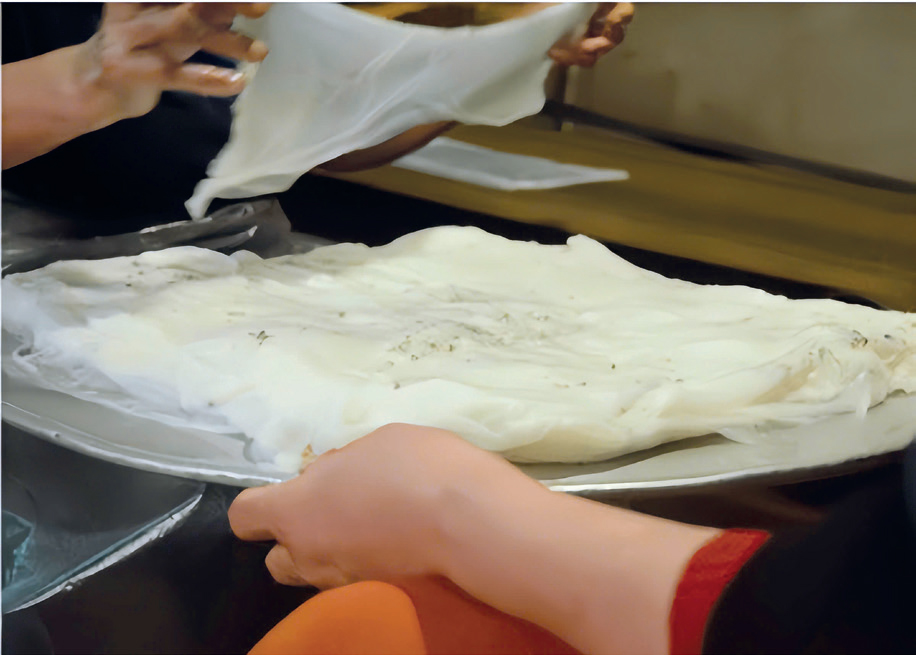 Từng công đoạn chế biến cầu kỳ tỉ mỉ