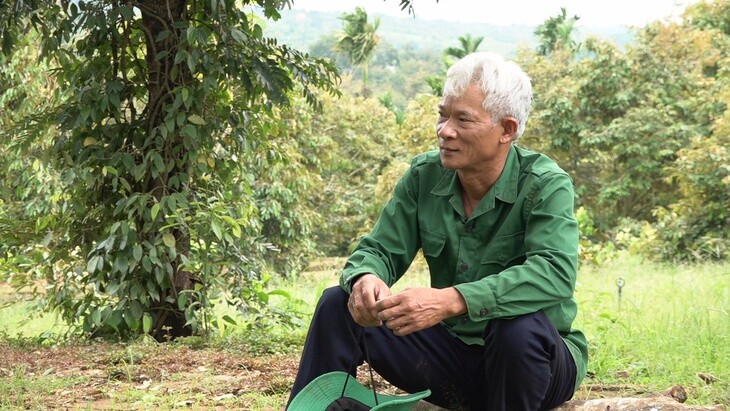 Ông Hà, một người cũng thất lạc gia đình từ nhỏ