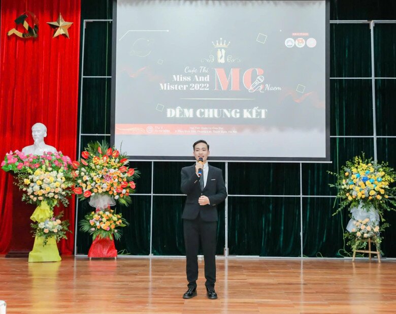 Tuấn thử sức ở nhiều vai trò khác nhau 