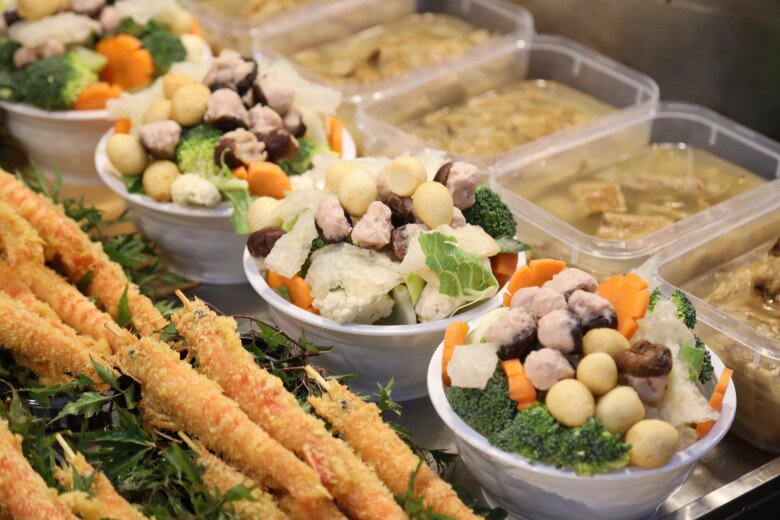 Canh bóng, canh măng, tôm chiên cũng sẵn sàng