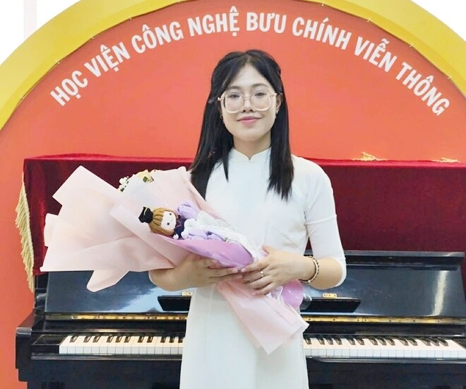 Vũ Quỳnh Anh - Thủ khoa khóa đầu tiên ngành Công nghệ Tài chính tại Học viện Công nghệ Bưu chính Viễn thông
