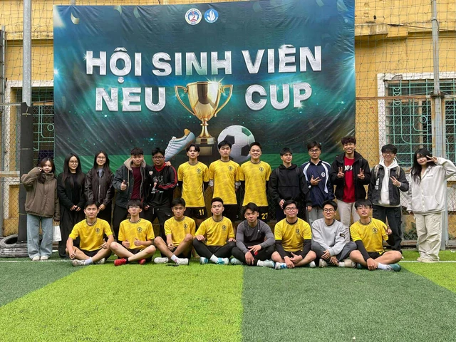 Phát tích cực tham gia các hoạt động tập thể, đặc biệt là giải đấu thể thao của trường