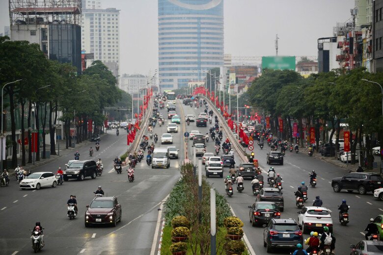 Tại các cầu vượt trên địa bàn, phương tiện di chuyển ổn định, không ghi nhận tình trạng ùn ứ.