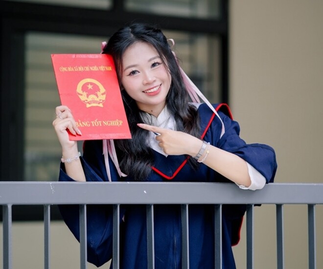Phan Phương Linh - là thủ khoa đầu vào ngành Sư phạm Tiếng Nhật, Đại học Ngoại ngữ (ĐHQG Hà Nội) 