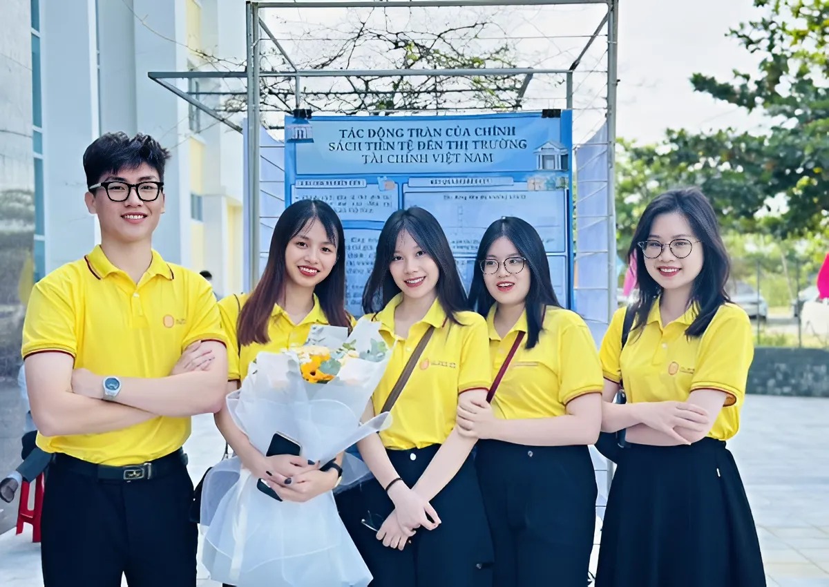 Sinh viên Học viện Ngân hàng năng động trong mọi lĩnh vực