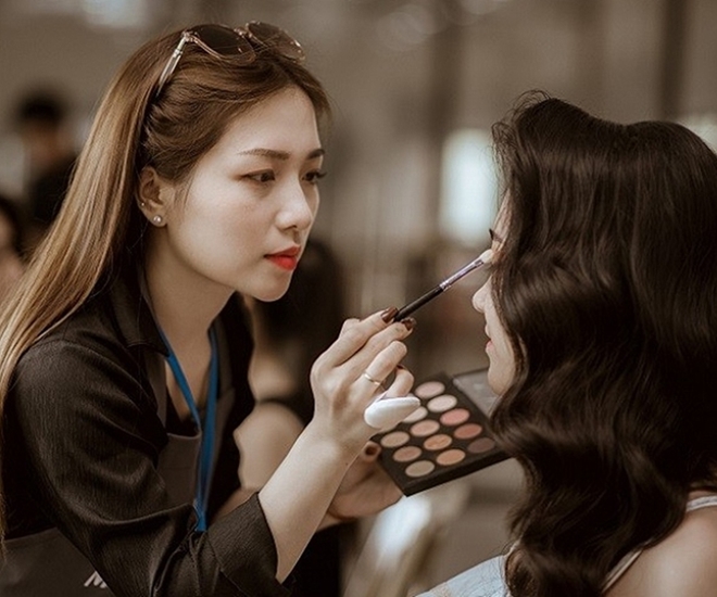 Chuyên viên trang điểm cần có năng khiếu và gu thẩm mỹ