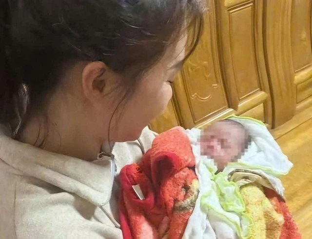 Bé sơ sinh bị bỏ rơi.