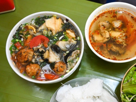 Món ăn nổi tiếng của Hà Nội khiến khách Nhật "e dè", sau 10 năm mới thấy ngon