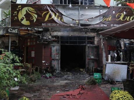 Cháy quán cà phê trong khu đô thị Văn Phú, lửa bùng phát từ tầng 1 nhà 4 tầng