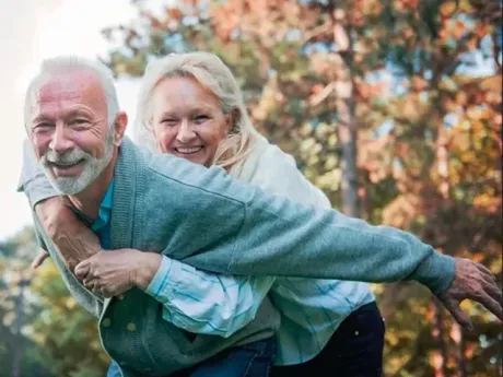 Chuyên gia Nhật Bản giải mã: Những người sống trên 110 tuổi đều có chung đặc điểm "vàng" này ở trong máu