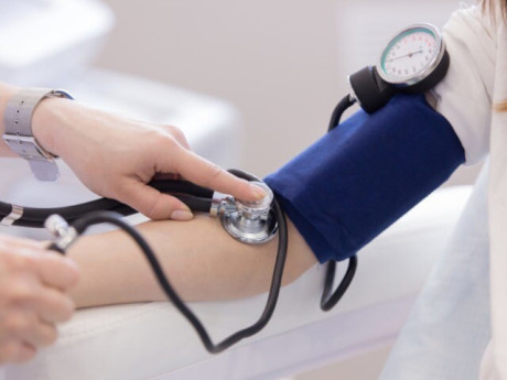 Người có bệnh nền cần chuẩn bị gì trước kỳ nghỉ Tết dài ngày?