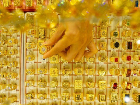 Giá vàng bất ngờ tăng vọt