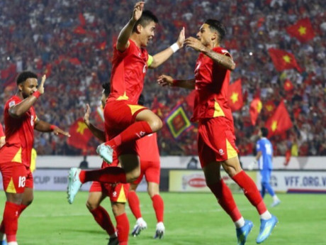 Video bóng đá ĐT Việt Nam - Malaysia: "Không chiến" đỉnh cao, rực rỡ Son - Hên (Asian Cup)
