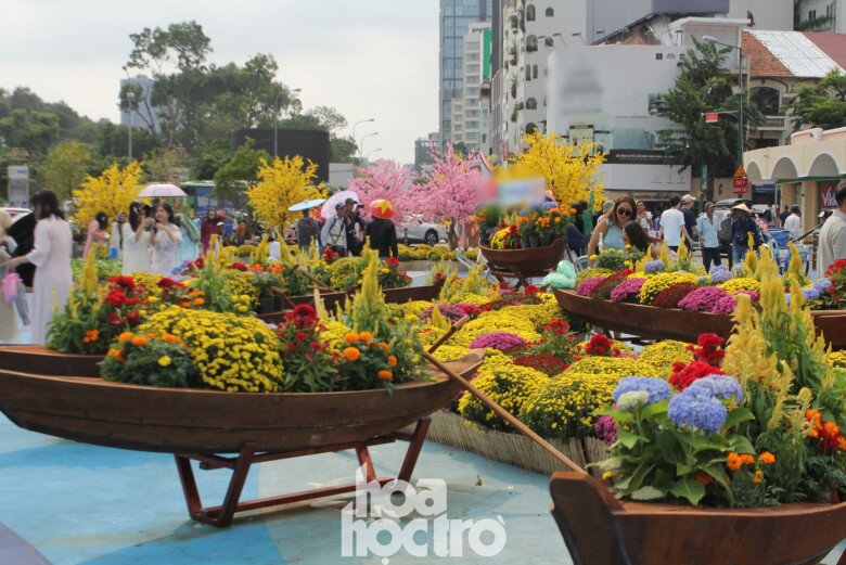 amp;#34;Tọa độamp;#34; check-in siêu hot Tết 2026: Chợ Bến Thành và Hồ Con Rùa amp;#34;thay áo mớiamp;#34; - 3