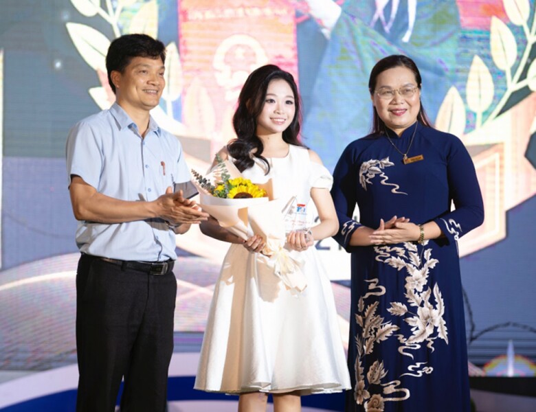 Phương Linh sẽ tiếp tục gặt hái thành công trên con đường phía trước 