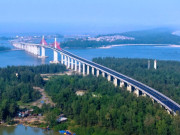 Tin tức - Chiêm ngưỡng cầu "dây đỏ" vượt cửa biển dài nhất miền Trung