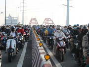 Hình ảnh giao thông TPHCM ngày đầu tuần sau kỳ nghỉ Tết