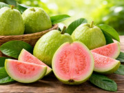 Sức khỏe - 5 lợi ích bất ngờ khi ăn ổi mỗi ngày vào mùa đông