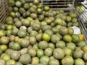 Một loại cam Việt đổ đống bán đầy chợ giá rẻ hơn rau, chỉ vài nghìn đồng/kg nhưng rất thanh mát, bổ dưỡng