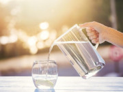 Sức khỏe - Dịp Tết, dù bận cũng đừng quên uống nước khi thức dậy vì 5 lý do này