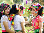 Tin tức - Tết Nhảy là đặc trưng của dân tộc nào ở Việt Nam? Phong tục gội đầu tập thể của người Thái có ý nghĩa gì?