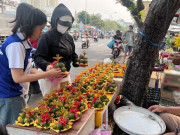 Lifestyle - Lạ lùng những phiên chợ "không giống ai" ở TP HCM