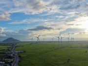 Lifestyle - Đẹp lịm tim hoàng hôn ở cánh đồng điện gió